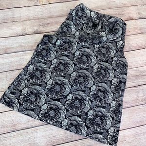 Ann Taylor Black And White Floral Sleeveless Blouse With Collar Size 6